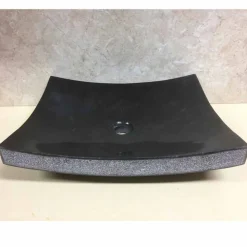 Lavabo nero da appoggio per bagno in pietra naturale Love, pezzo unico