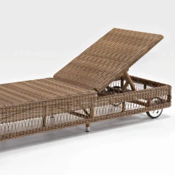 Lettino da Esterno con Ruote in Polyrattan Intrecciato a Mano - Gigi