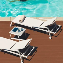Lettino da Esterno in Alluminio con Ruote e Braccioli Design Moderno- Carmine