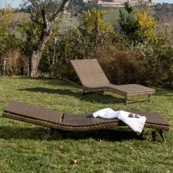 Lettino da Esterno in Polyrattan con Ruote – Meredith