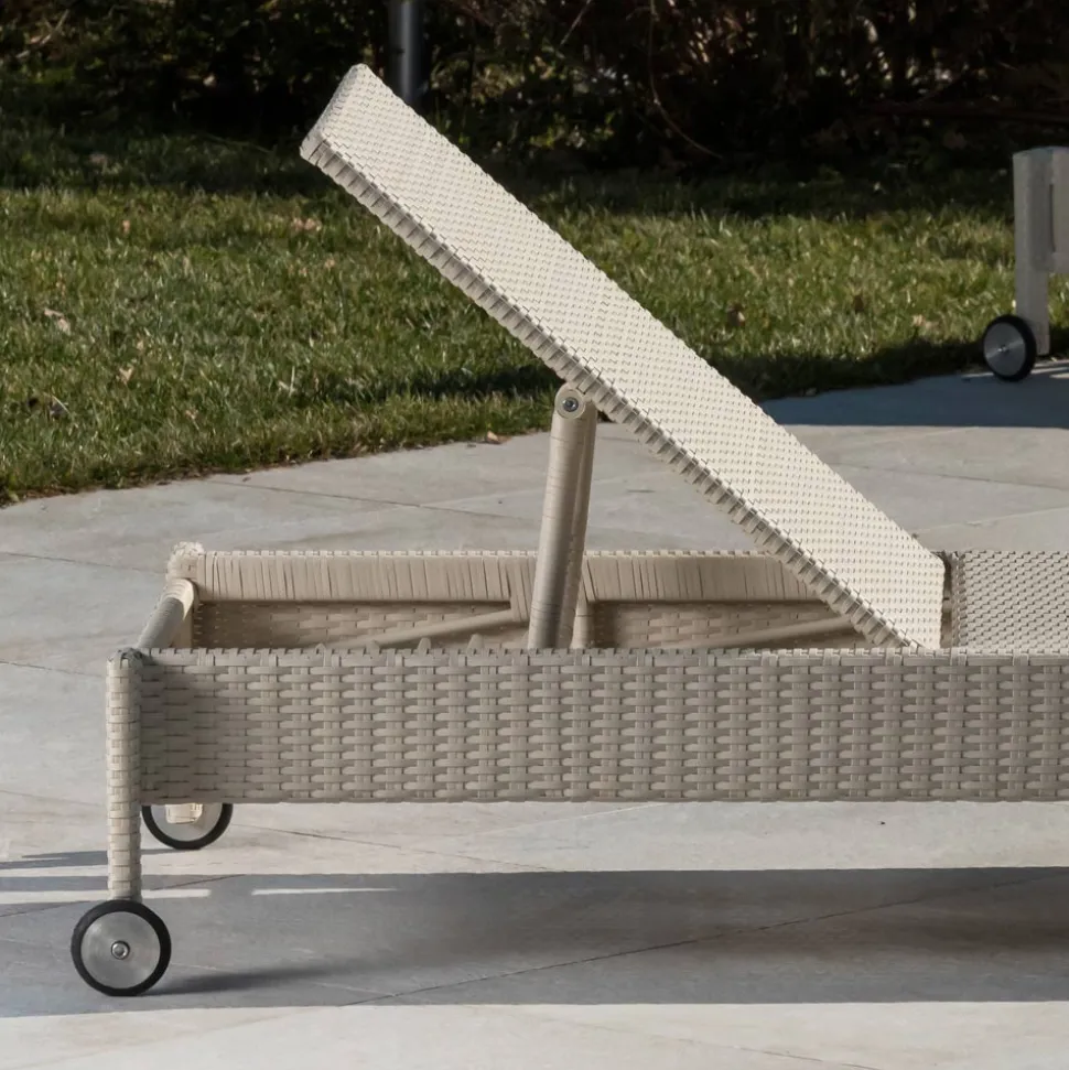 Lettino da Giardino in Polyrattan con Ruote – Sunbathe