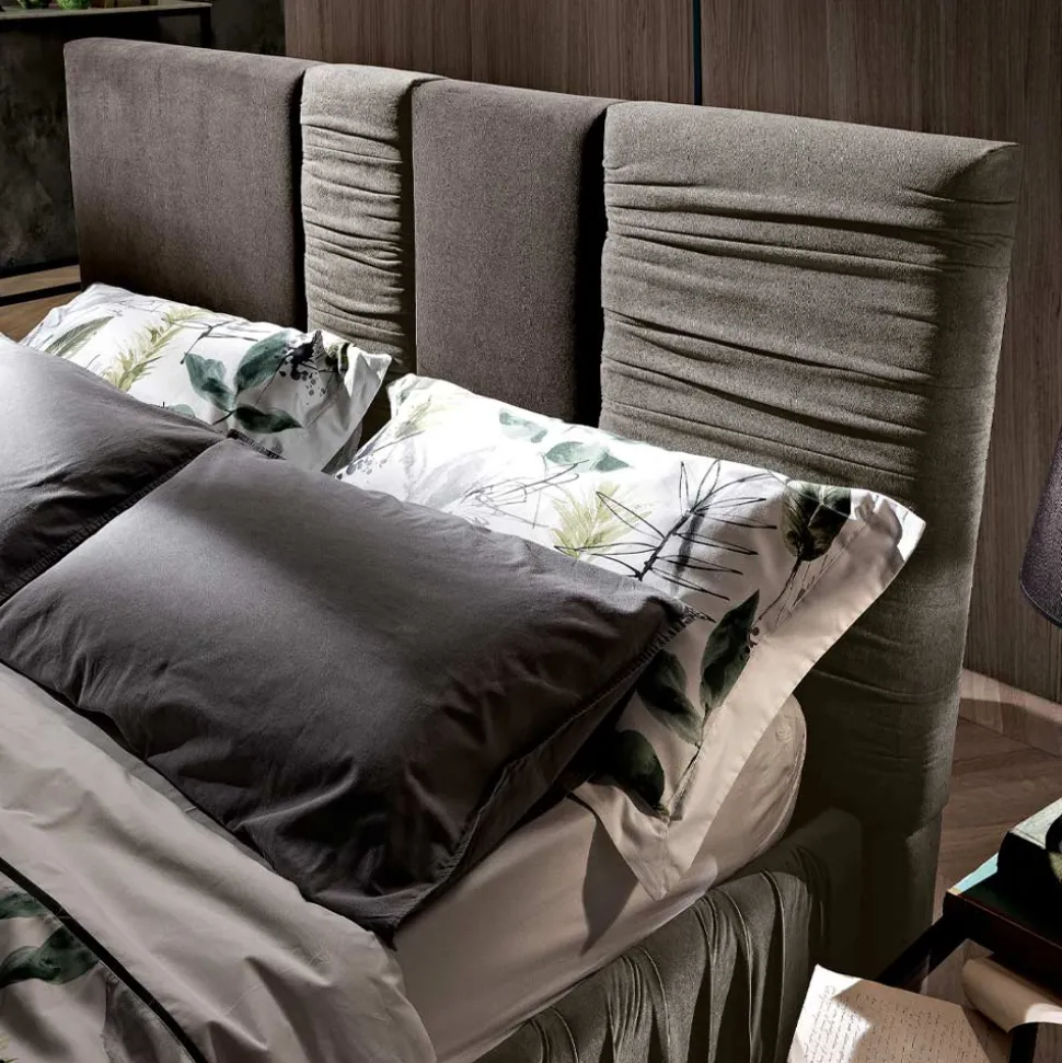 Letto Imbottito Matrimoniale Moderno con Pieghe o Trapuntato di Design - Thomas