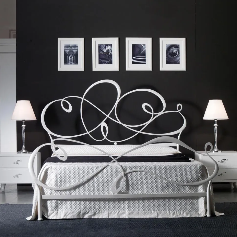 Letto Matrimoniale con Pediera Coordinata, Materasso e 2 Comodini - Nebbia