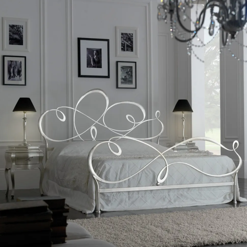 Letto Matrimoniale con Pediera Coordinata, Materasso e 2 Comodini - Nebbia