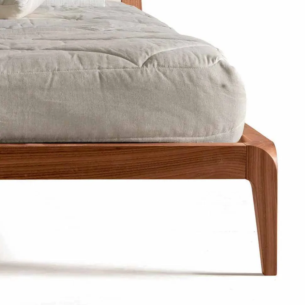 Letto Matrimoniale con Testata Imbottita in Pelle Menardo