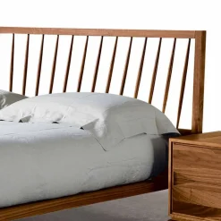 Letto matrimoniale di design 160x200cm con base in noce massello Alain