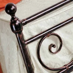 Letto matrimoniale di design in ferro battuto artigianale Alexa
