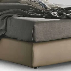 Letto Matrimoniale Imbottito e Rivestito in Tessuto e Pelle Made in Italy - Lula