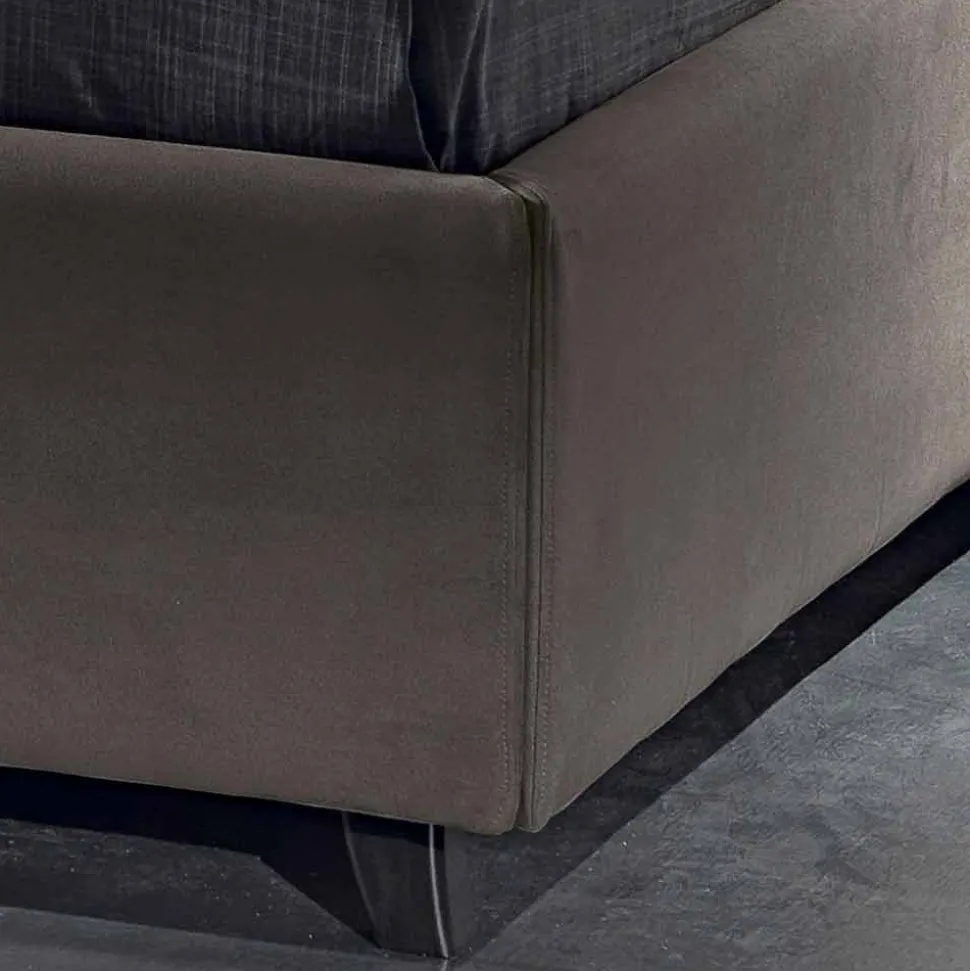 Letto matrimoniale imbottito con contenitore moderno 160x190/200 Reby