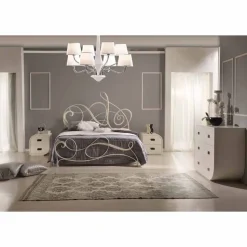 Letto matrimoniale in ferro battuto con decoro chiave di violino Atena