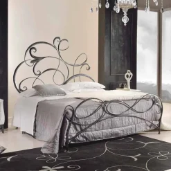 Letto matrimoniale in ferro con testata in lama forgiata Allison