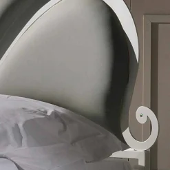 Letto matrimoniale in ferro imbottito con cristalli Kimberly