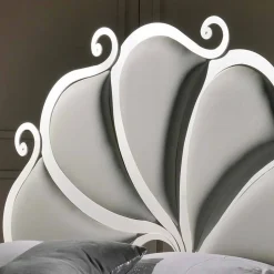 Letto matrimoniale in ferro imbottito con cristalli Kimberly