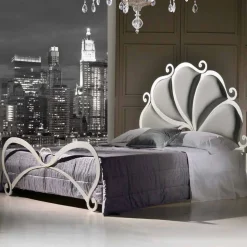 Letto matrimoniale in ferro imbottito con cristalli Kimberly