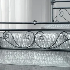 Letto Matrimoniale in Ferro Tubolare Nero Argentato Made in Italy - Geometria