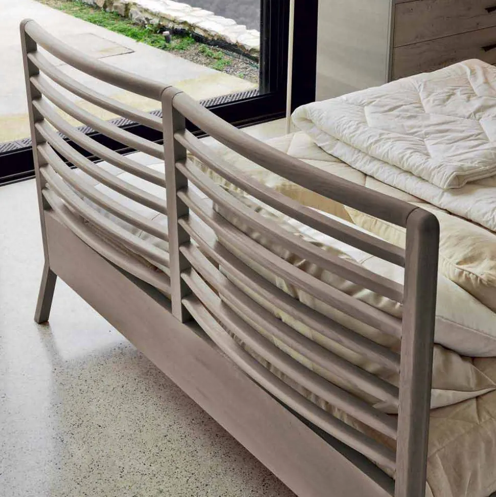 Letto matrimoniale in noce massello, made in Italy, Didimo