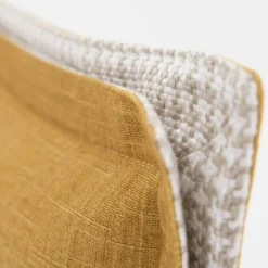 Letto Matrimoniale in Tessuto con Piedini in Metallo Made in Italy - Glorio