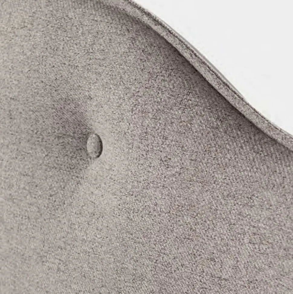 Letto Matrimoniale 160x190 con Testata a Balza Perimetrale e Bottoni - Riposo