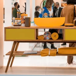 Mobile Bagno a Terra in Teak Naturale con 2 Cassetti Gialli  - Hamadou