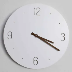 Orologio a Muro Classico Design in Legno Tondo Bianco Taglio a Laser - Gioviale