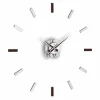 Orologio da parete Baba, disponibile nei colori metal, wengè e noce canaletto