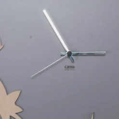 Orologio da Parete Design Rettangolare Moderno Grigio in Legno Decorato - Gallio