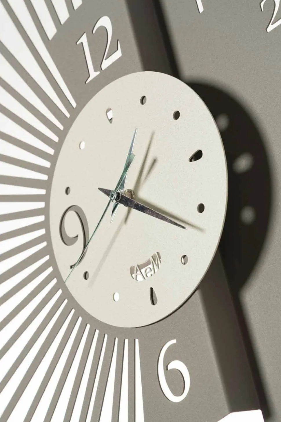 Orologio da Parete in Ferro Design Elegante Made in Italy - Aneto