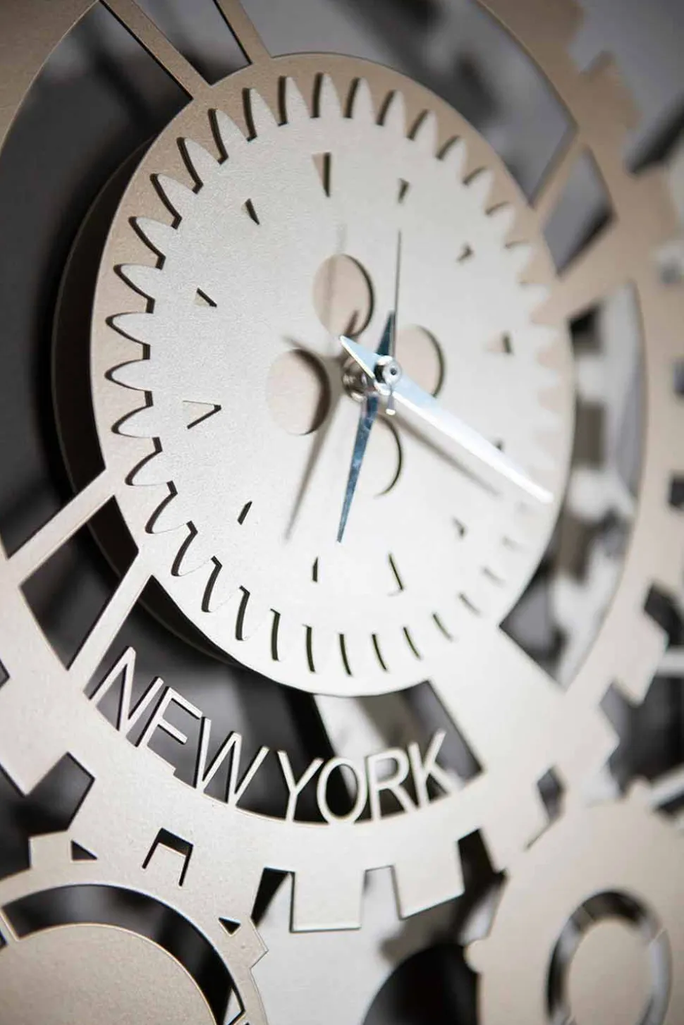 Orologio da Parete Moderno in Ferro con Tre Fusi Made in Italy – Meccanico