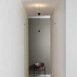 Piantana a Filo in Alluminio Nero e Doppio Cono Design Minimale - Mercado