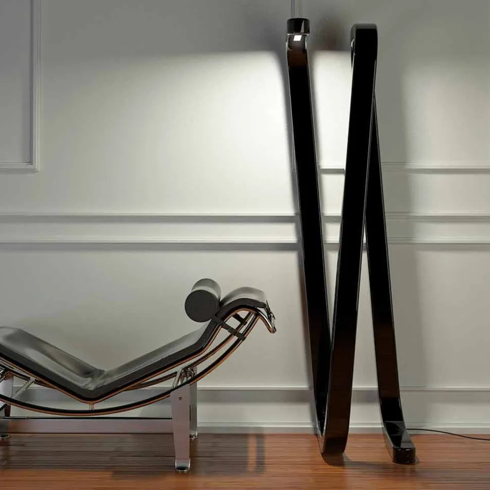 Piantana di design moderno realizzata in Italia, Sirolo