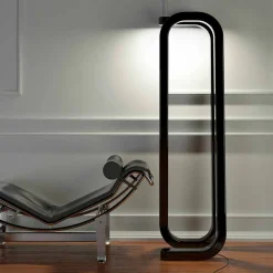 Piantana di design moderno realizzata in Italia, Sirolo