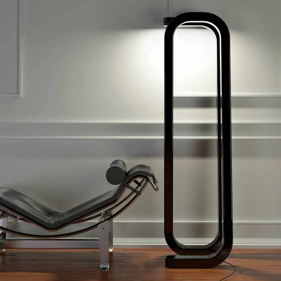 Piantana di design moderno realizzata in Italia, Sirolo