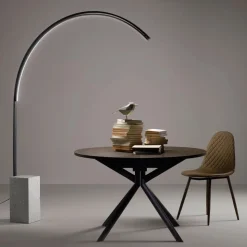 Piantana Moderna con Luce LED Dimmerabile in Metallo Verniciato - Picea