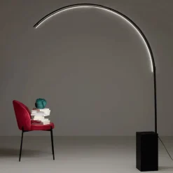 Piantana Moderna con Luce LED Dimmerabile in Metallo Verniciato - Picea