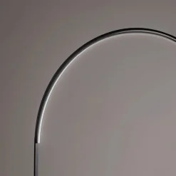 Piantana Moderna con Luce LED Dimmerabile in Metallo Verniciato - Picea