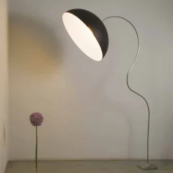 Piantana moderna In-es.artdesign Mezza Luna colorata nebulite