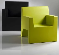 Poltrona da esterno di design Jut by Vondom, in resina di polietilene