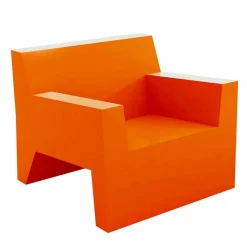 Poltrona da esterno di design Jut by Vondom, in resina di polietilene