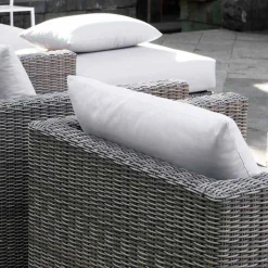 Poltrona da giardino di design intrecciata a mano Elsa