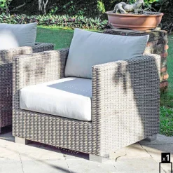 Poltrona da giardino di design intrecciata a mano Elsa