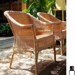 Poltrona da giardino in polietilene intrecciato a mano Chad