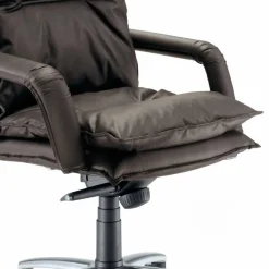 Poltrona di design direzionale similpelle realizzata in Italia Gemma