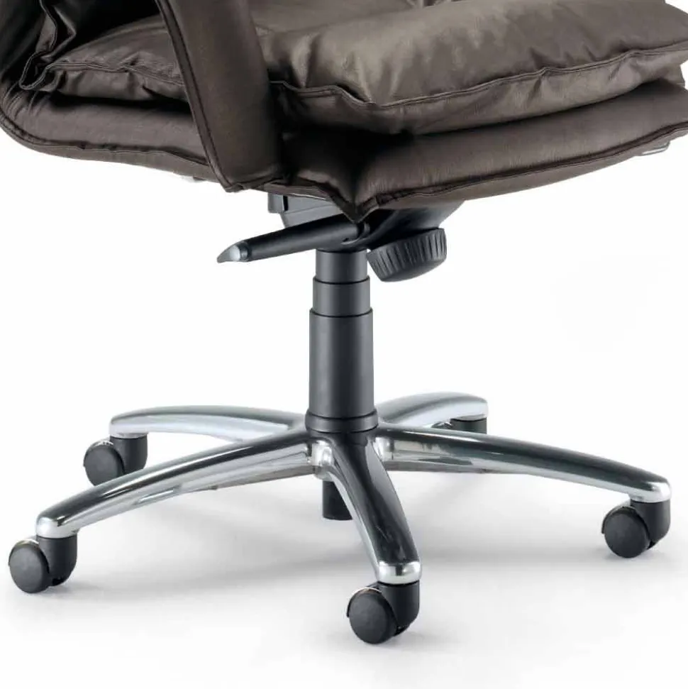 Poltrona di design direzionale similpelle realizzata in Italia Gemma