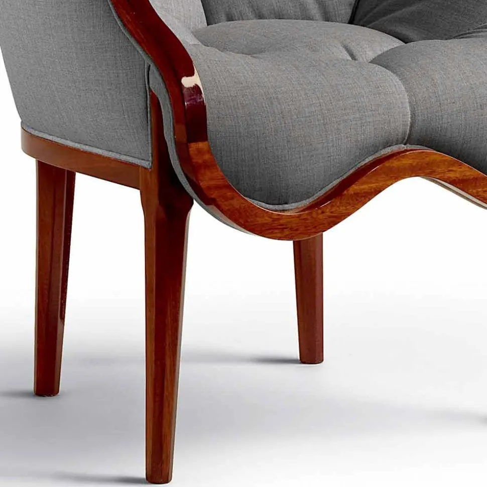 Poltrona in tessuto e legno massello di design, made in Italy, Begga
