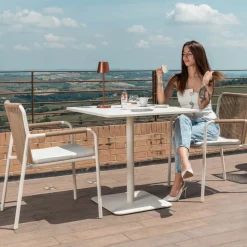 Poltroncina da Esterno Realizzata in Alluminio Beige e Corda Terra - Luxe