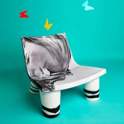 Poltroncina lounge da esterno bianca e nera Slide Low Lita Anniversary