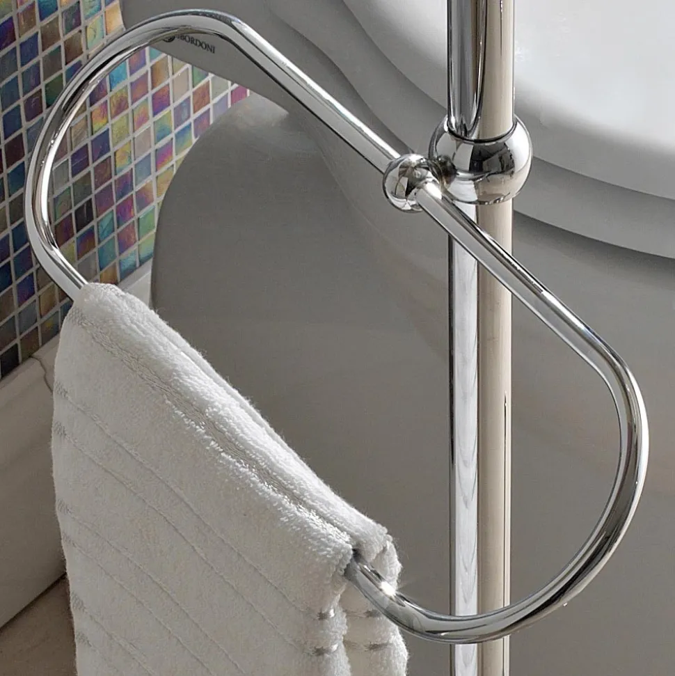 Porta Asciugamani da Terra con Portasapone in Ottone e Ceramica Vintage – Rouen