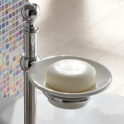 Porta Asciugamani da Terra con Portasapone in Ottone e Ceramica Vintage – Rouen