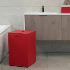 Portabiancheria in cuoio a base quadrata David, made in Italy