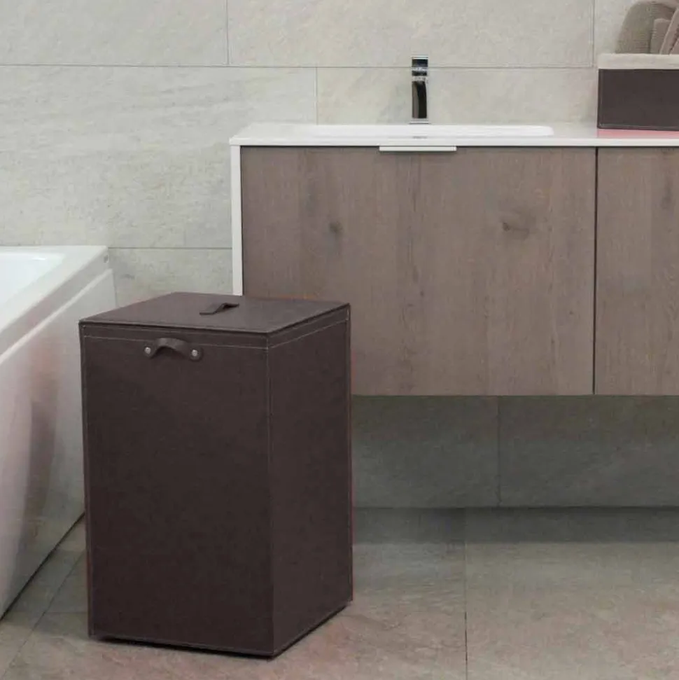 Portabiancheria in cuoio a base quadrata David, made in Italy